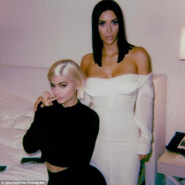 kylie cosmetic and kkw kkw beauty kkW Beauty : LA NUEVA LINEA de belleza de KIM KARDASHIAM kim kardashian y su hermana kylie